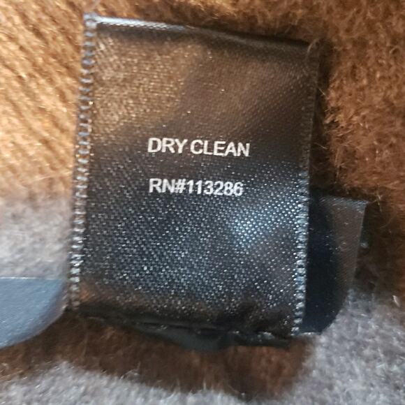 SCOOP NYC 100% Cashmere Medium Sweater Brown Crewneck Classic Staple Piece - Picture 5 of 5